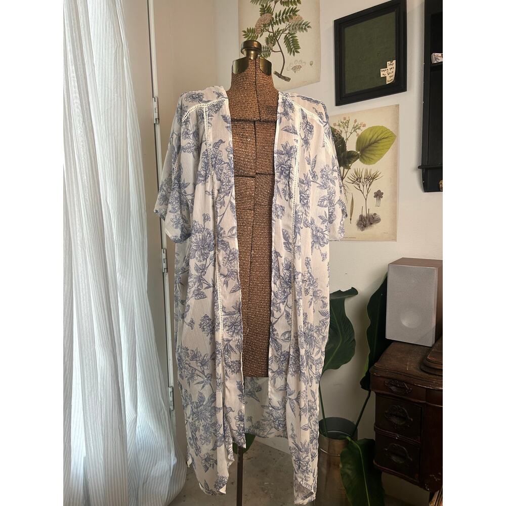 Band of Gypsies Women XS/S Floral Kimono Cover Up Sheer Boho Coastal Grandmother
